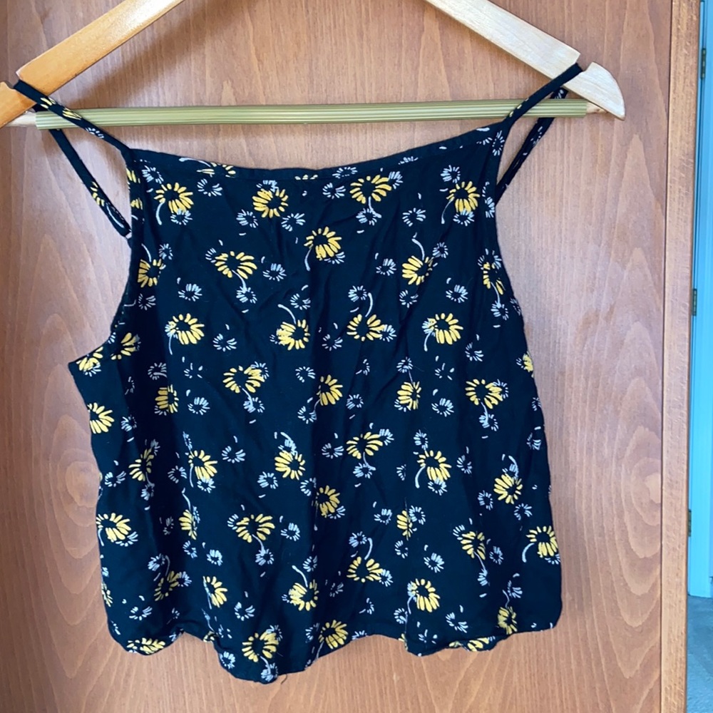 URBAN OUTFITTERS TANK